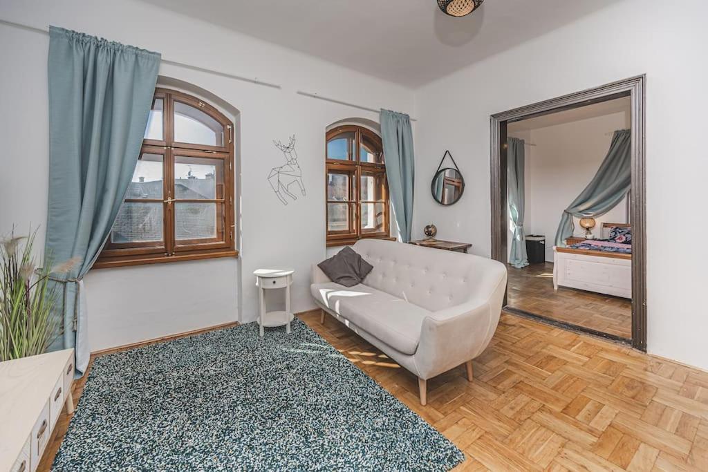 Carolina'S Romantic Apartment Hradec Králové 外观 照片