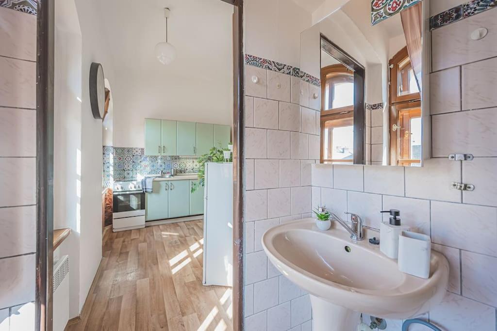 Carolina'S Romantic Apartment Hradec Králové 外观 照片